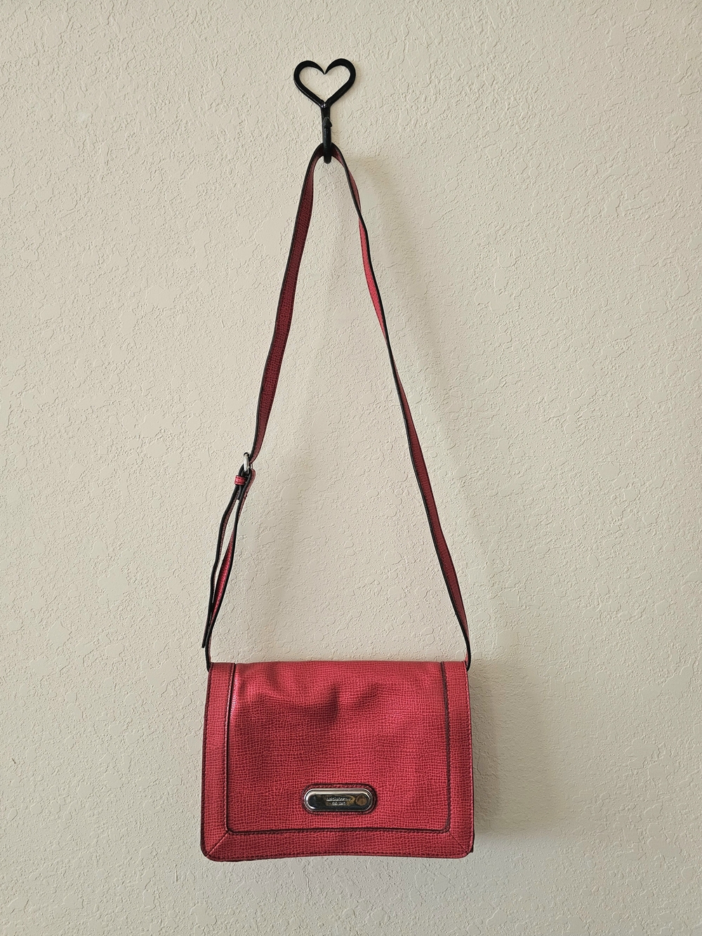 Liz Claiborne Red Crossbody Bag with Adjustable Strap